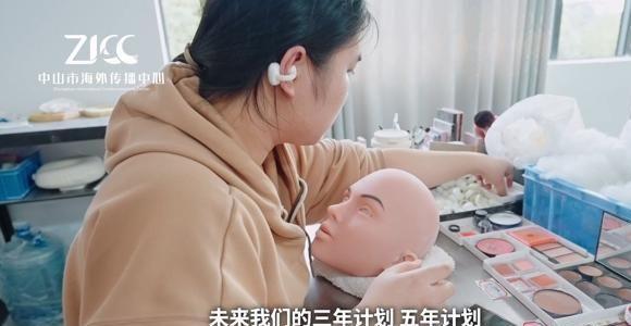 DeepSeekAI硅胶娃娃可以和人互动了！j9九游会真人第一品牌离谱了！成人用品用上(图15)