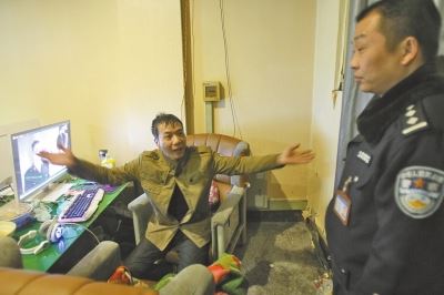 头1年等儿子 岂料儿子就在百米外网吧j9九游会网址是什么7旬老人露宿街(图7) 头1年等儿子 岂料儿子就在百米外网吧j9九游会网址是什么7旬老人露宿街(图7)