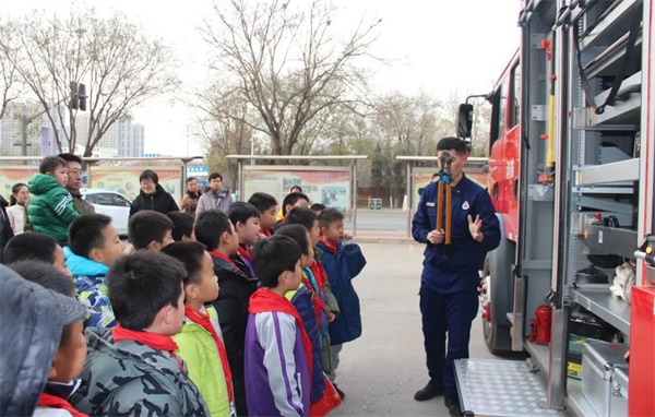 识：济南高新区第一实验学校参加消防教育活